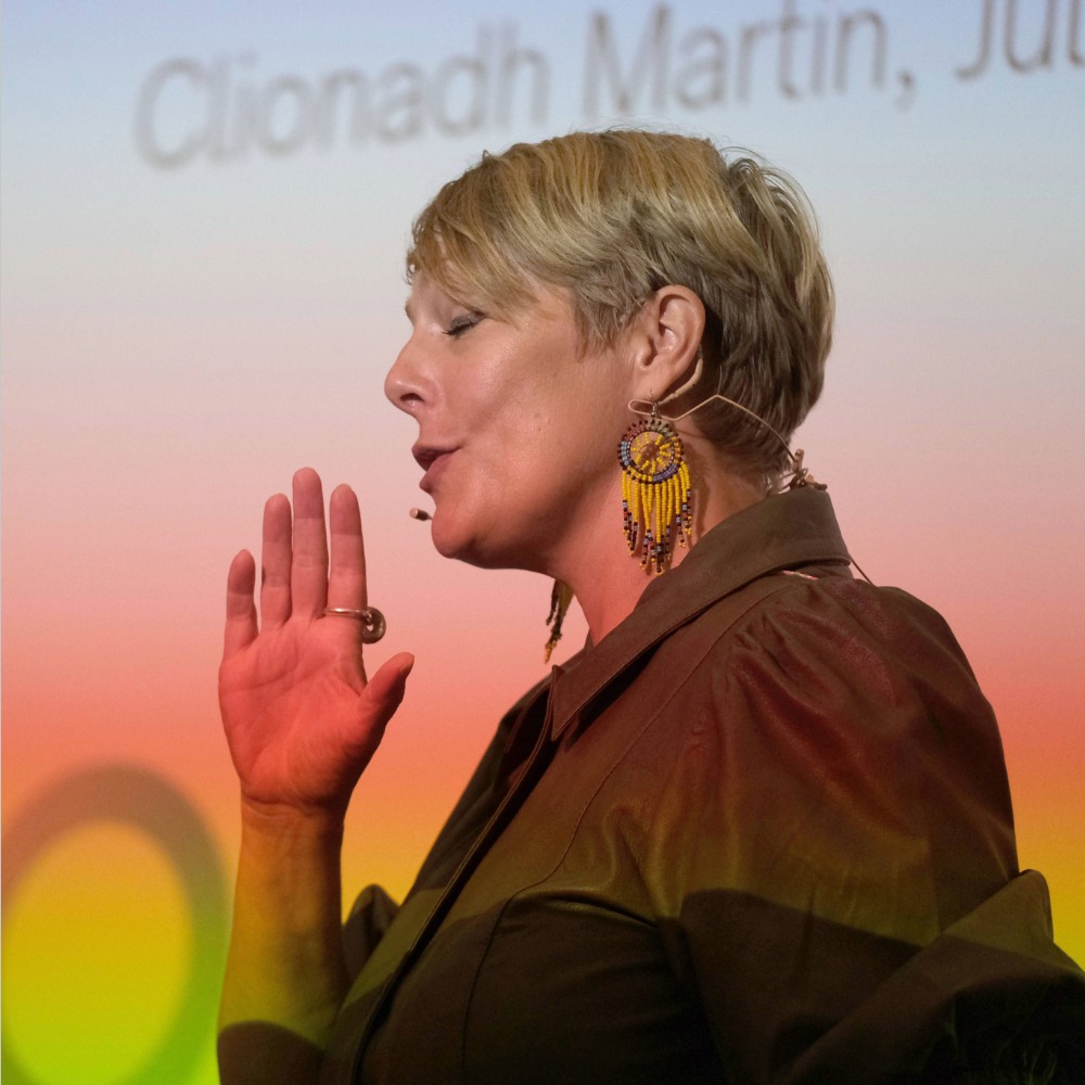 Louise Overgaard på scenen